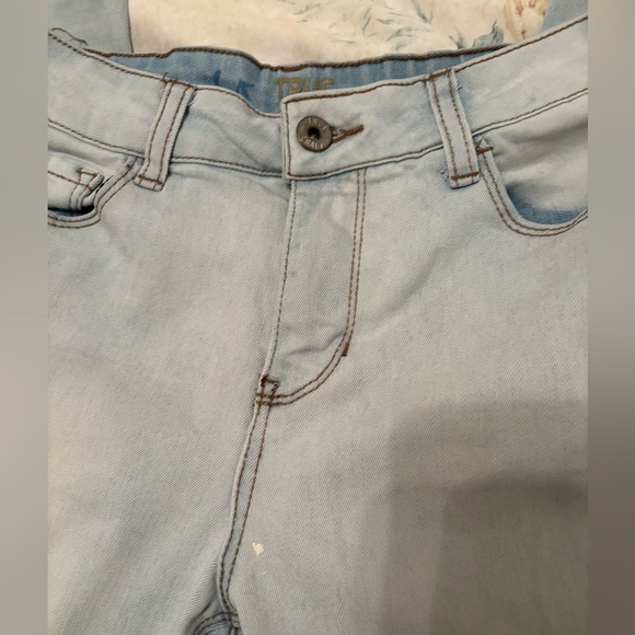 True Craft midrise distressed skinny Jean 3 - Picture 7 of 8